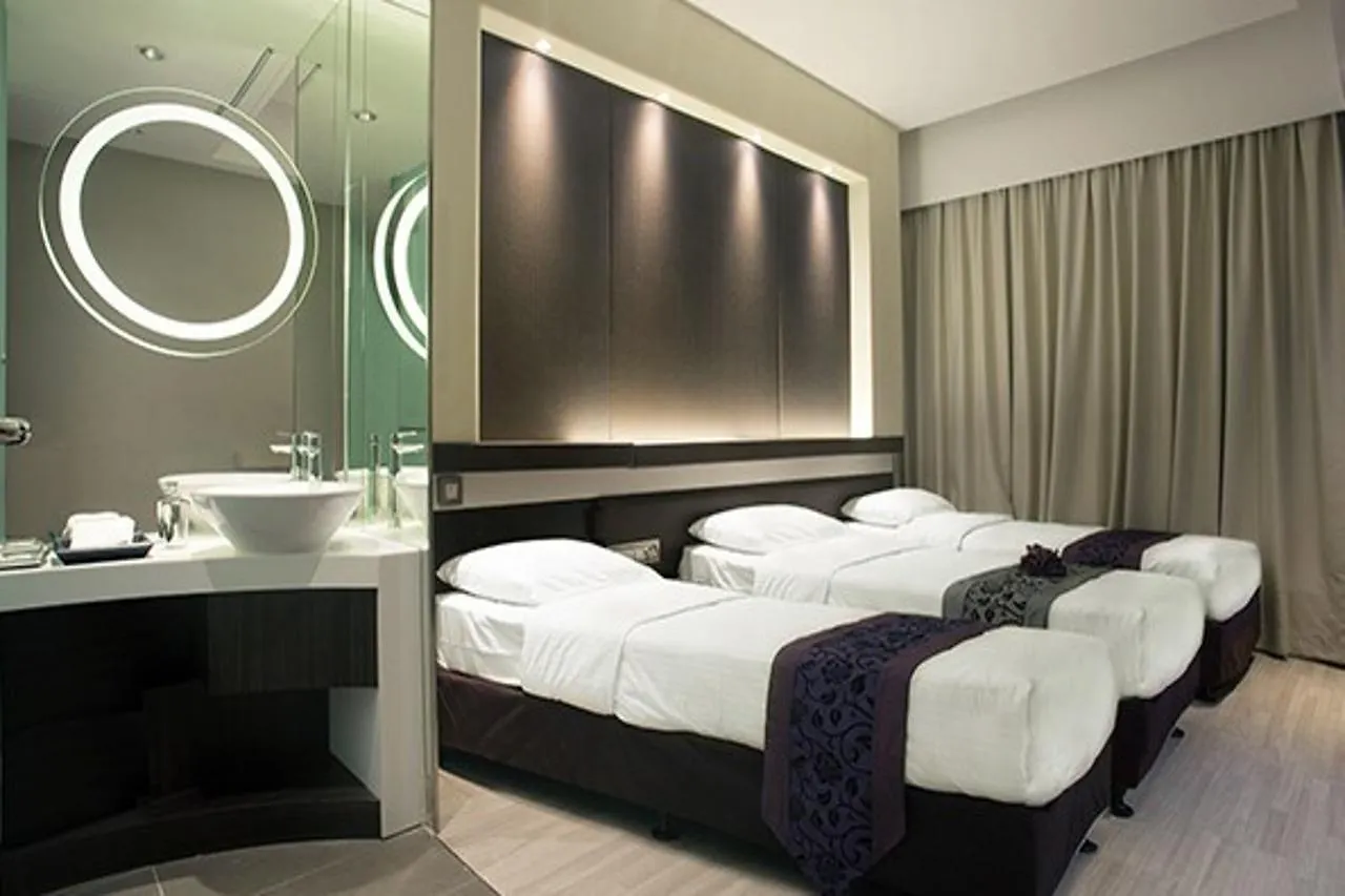 Sober Hotel Hong Kong 3*,