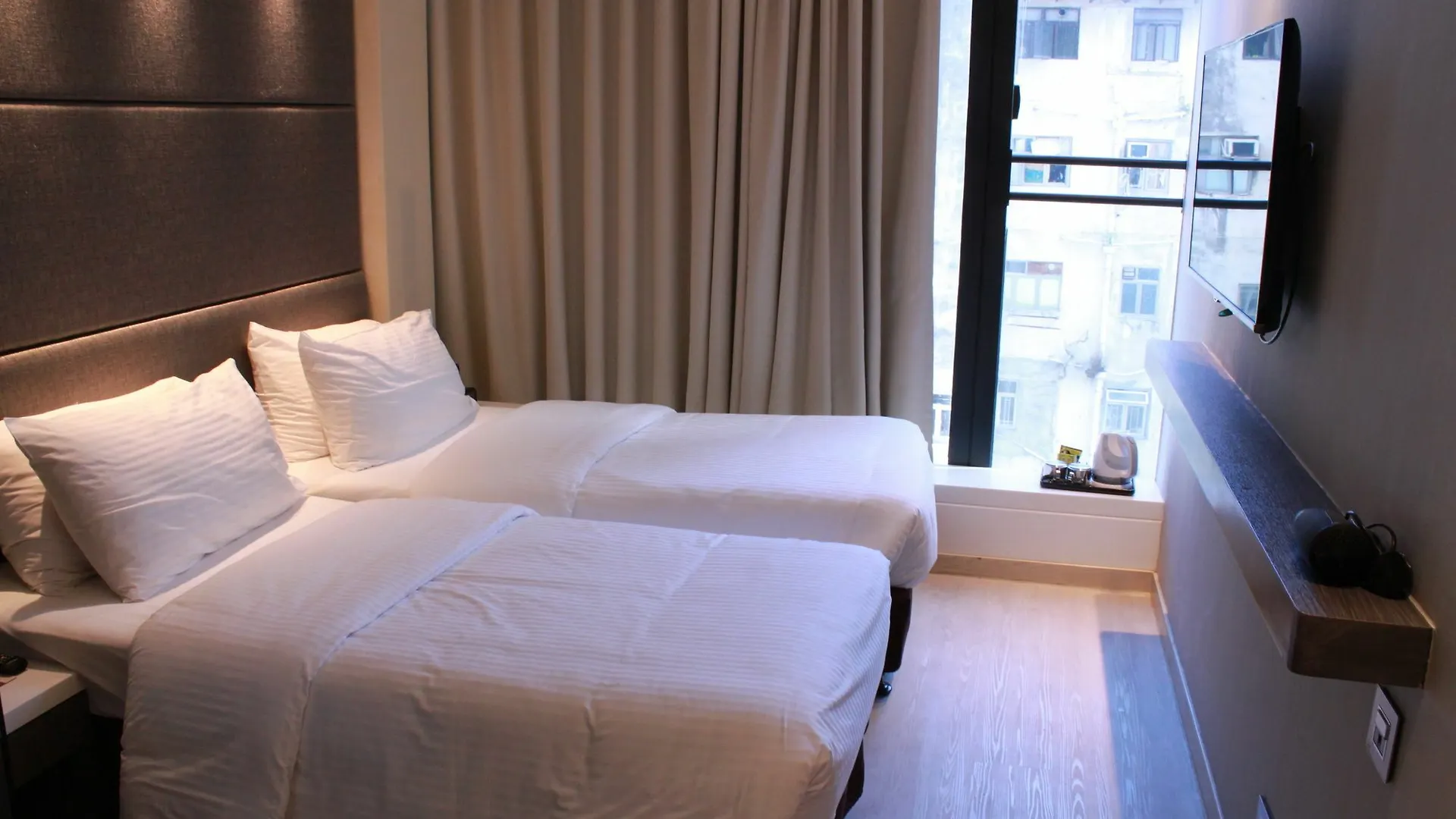 Sober Hotel Hong Kong 3*,